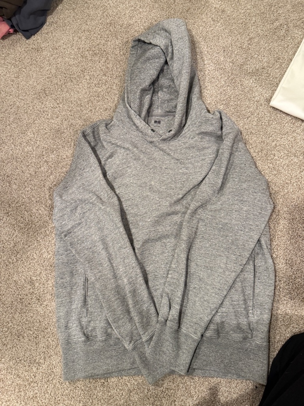 Uniqlo Gray Hooded Sweatshirt